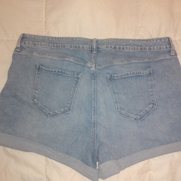 Old Navy Denim Boyfriend Short Women's Plus Size 20 - Picture 2 of 6